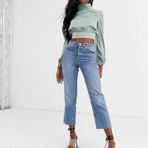 Attract everyone with satin crop top in green by Missguided 1