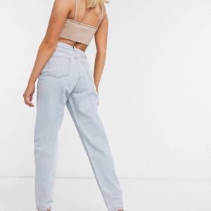 Feel comfy stylish trendy with jeans in blue by Missguided 3