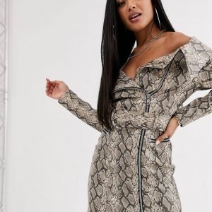 Feel special stylish sexy with mini dress in snake print 2