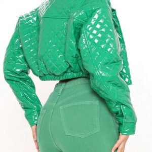 Get color life with cropped puffer jacket 7
